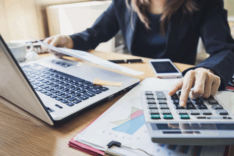 Read more about the article The Benefits of Outsourcing Your Accounting Services